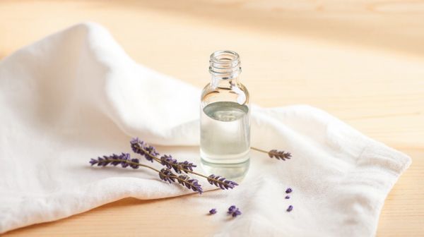 10 bienfaits relaxants de l'huile essentielle de lavande